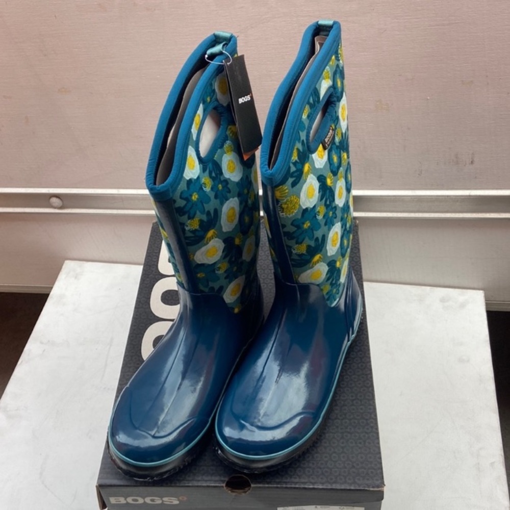 BOGS Women's Classic Watercolor Tall Legion Blue Multi Boot 6 & 7 B (M)